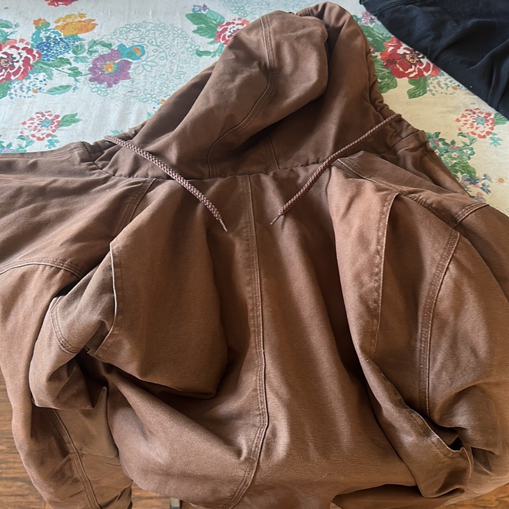 Berne Heavy Winter Jacket Very Warm, Large Pockets and Hood in great condition